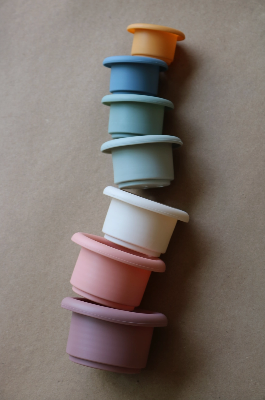 Silicone Stacking Cups: Light Rainbow
