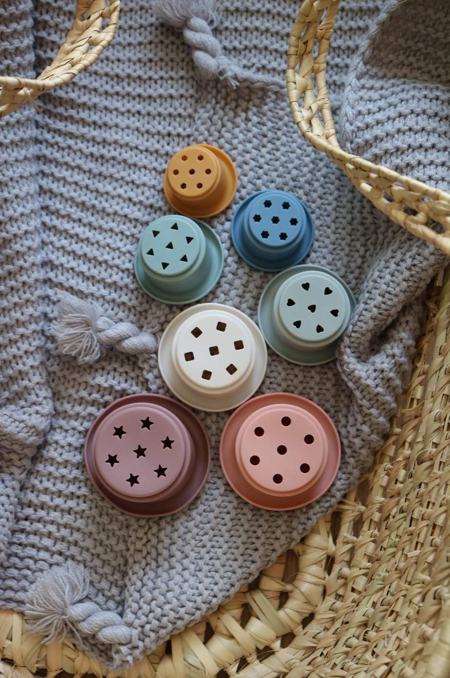 Silicone Stacking Cups: Light Rainbow